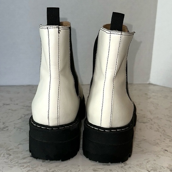 MARC FISHER LTD Pirro Chelsea Lugsole Pull On Leather Ankle Booties Ivory - Picture 9 of 16